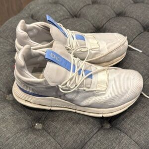 EUC ON Running Women’s Cloudnova Sneakers Size 9 (Men’s Size 7.5)